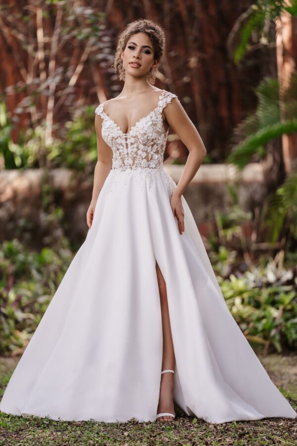 Allure Bridals: 9954